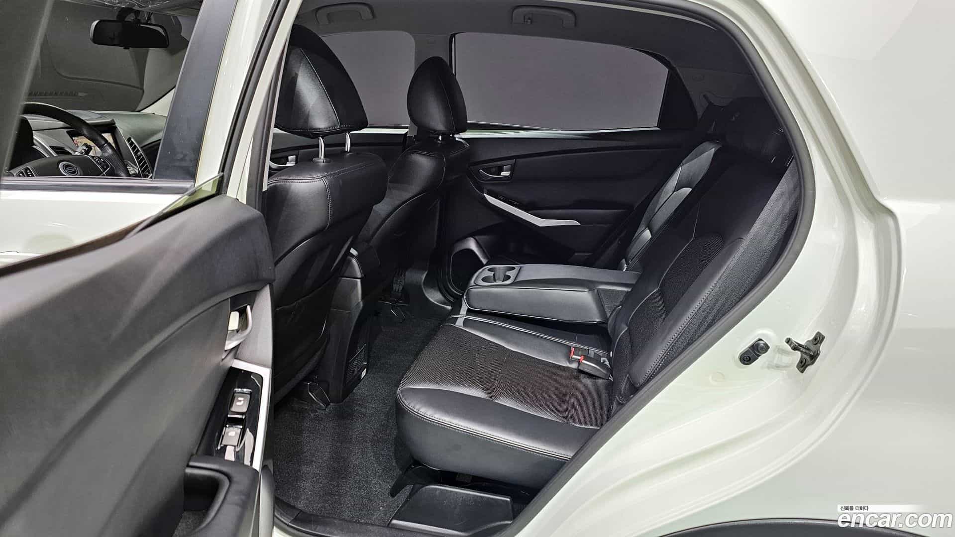 KORANDO KG_Mobility_Ssangyong 2014.0-OPTION-016