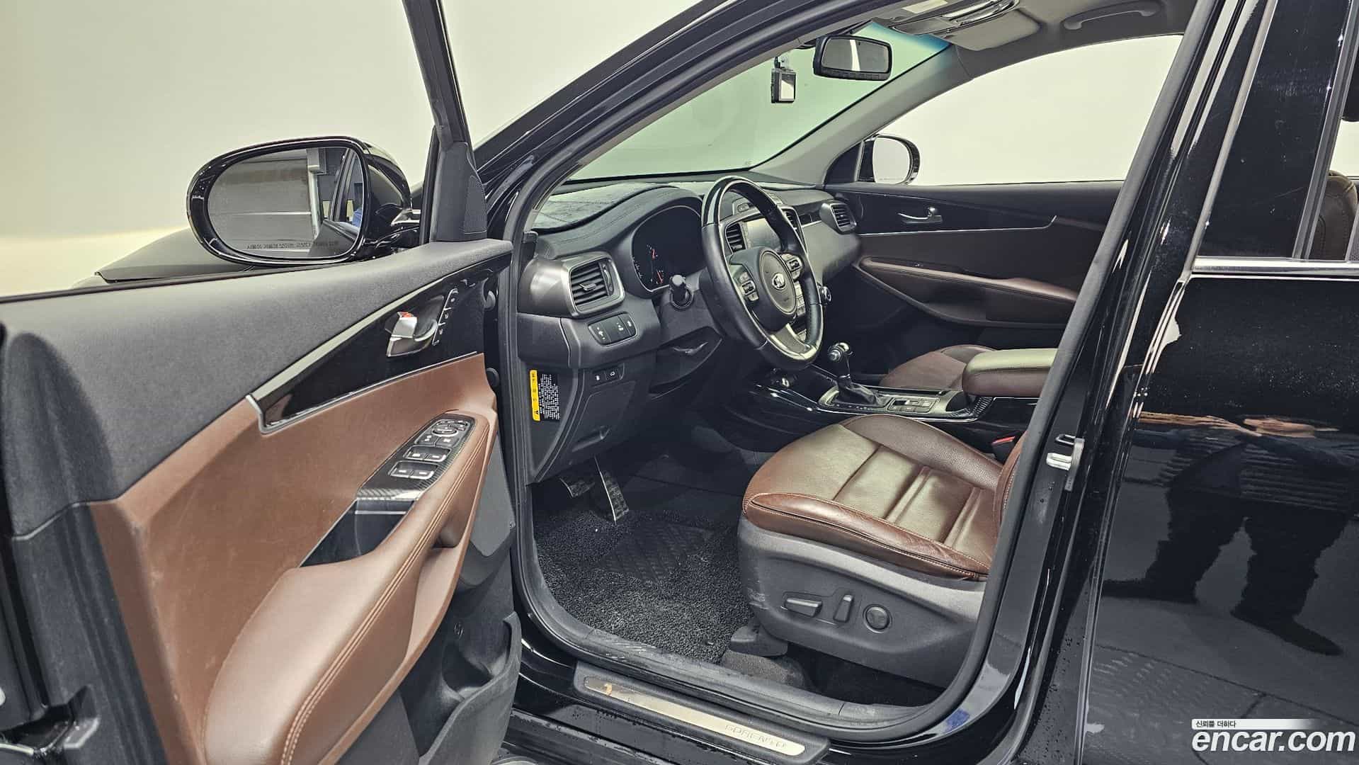 Sorento Kia 2015.2-INNER-010