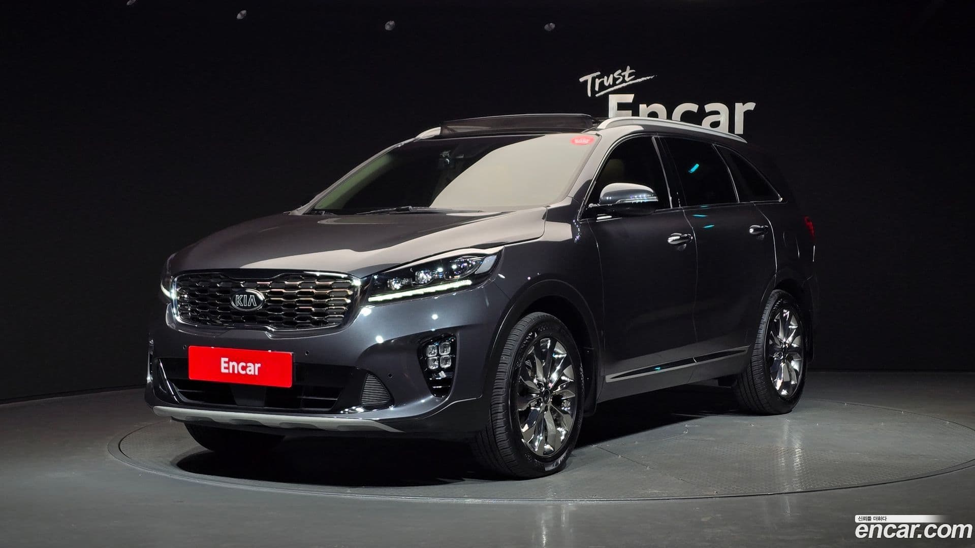 Main__Slider__Photo:Sorento Kia 2019.9-0