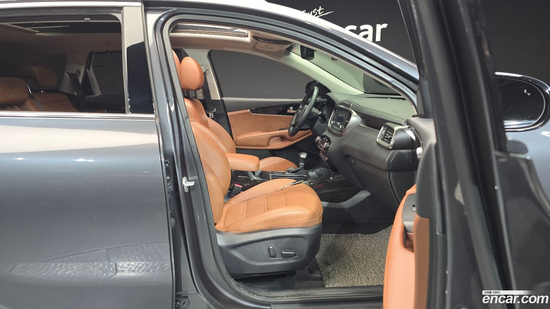 Main__Slider__Photo:Sorento Kia 2019.9-9