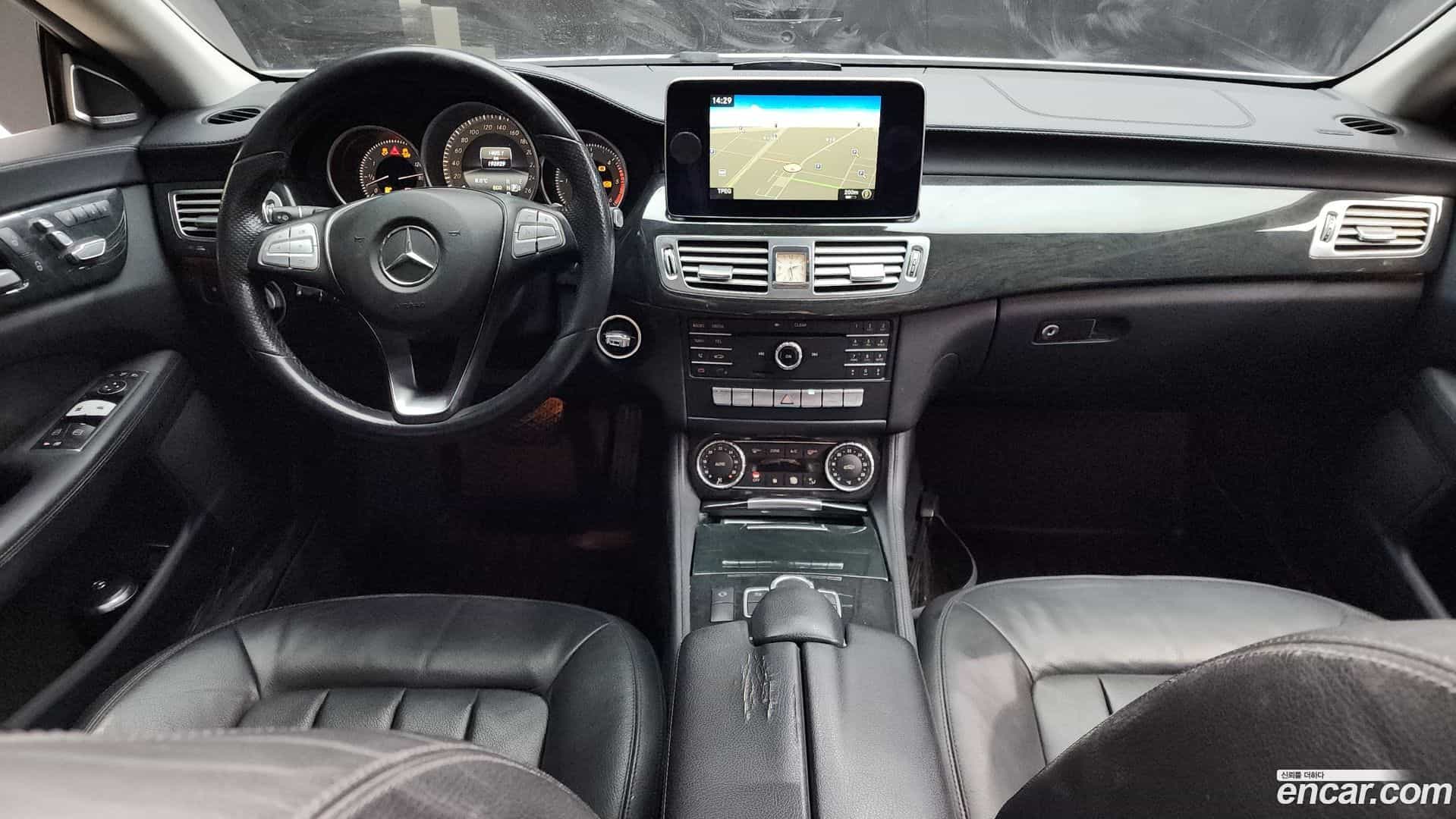 CLS-Class Mercedes-Benz 2016.3-INNER-007