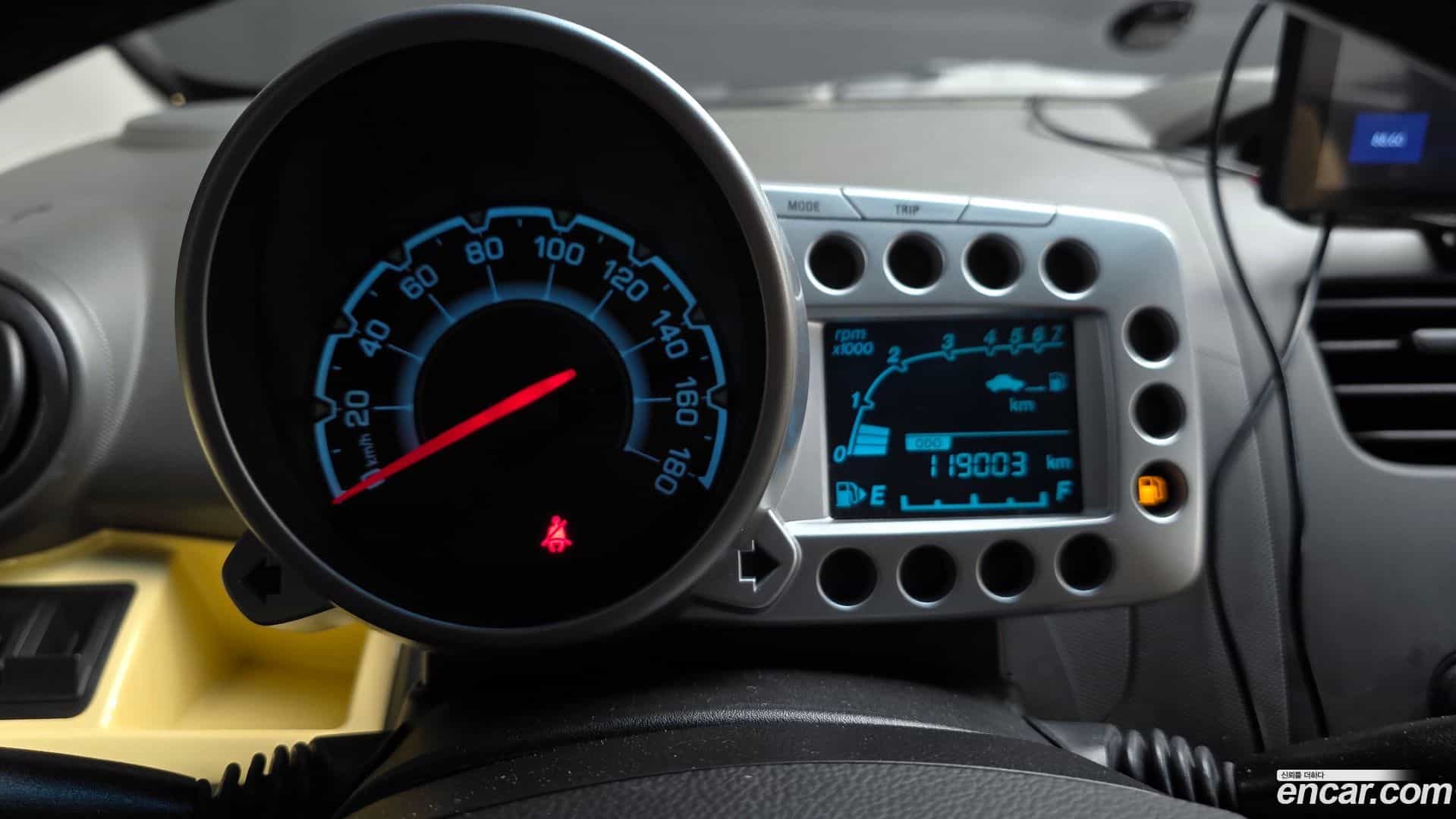 Spark Chevrolet 2013.1-INNER-008