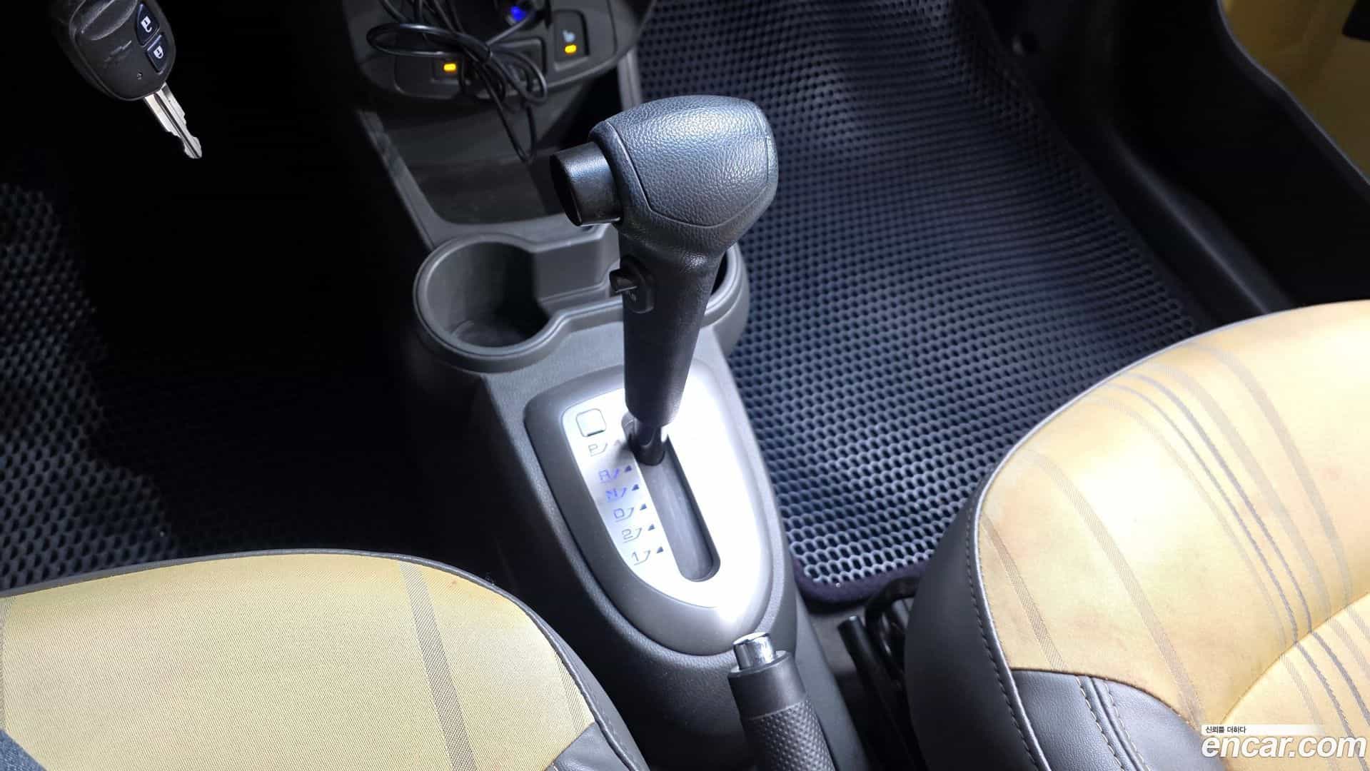 Spark Chevrolet 2013.1-INNER-009