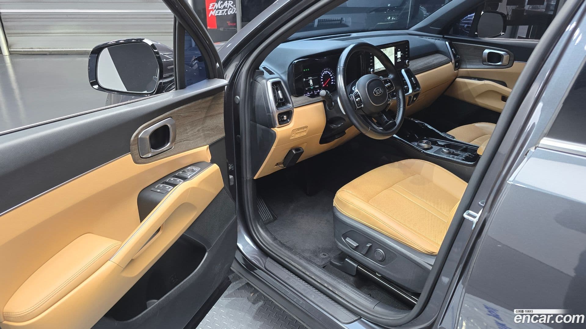 Main__Slider__Photo:Sorento Kia 2021.1-10