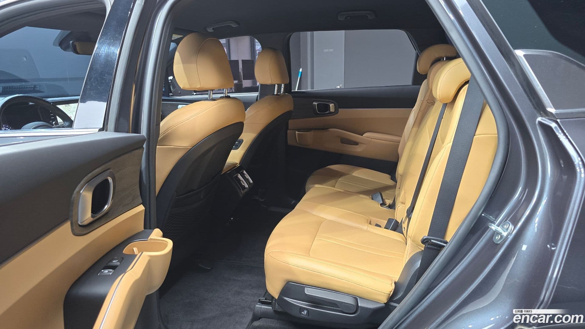 Main__Slider__Photo:Sorento Kia 2021.1-12