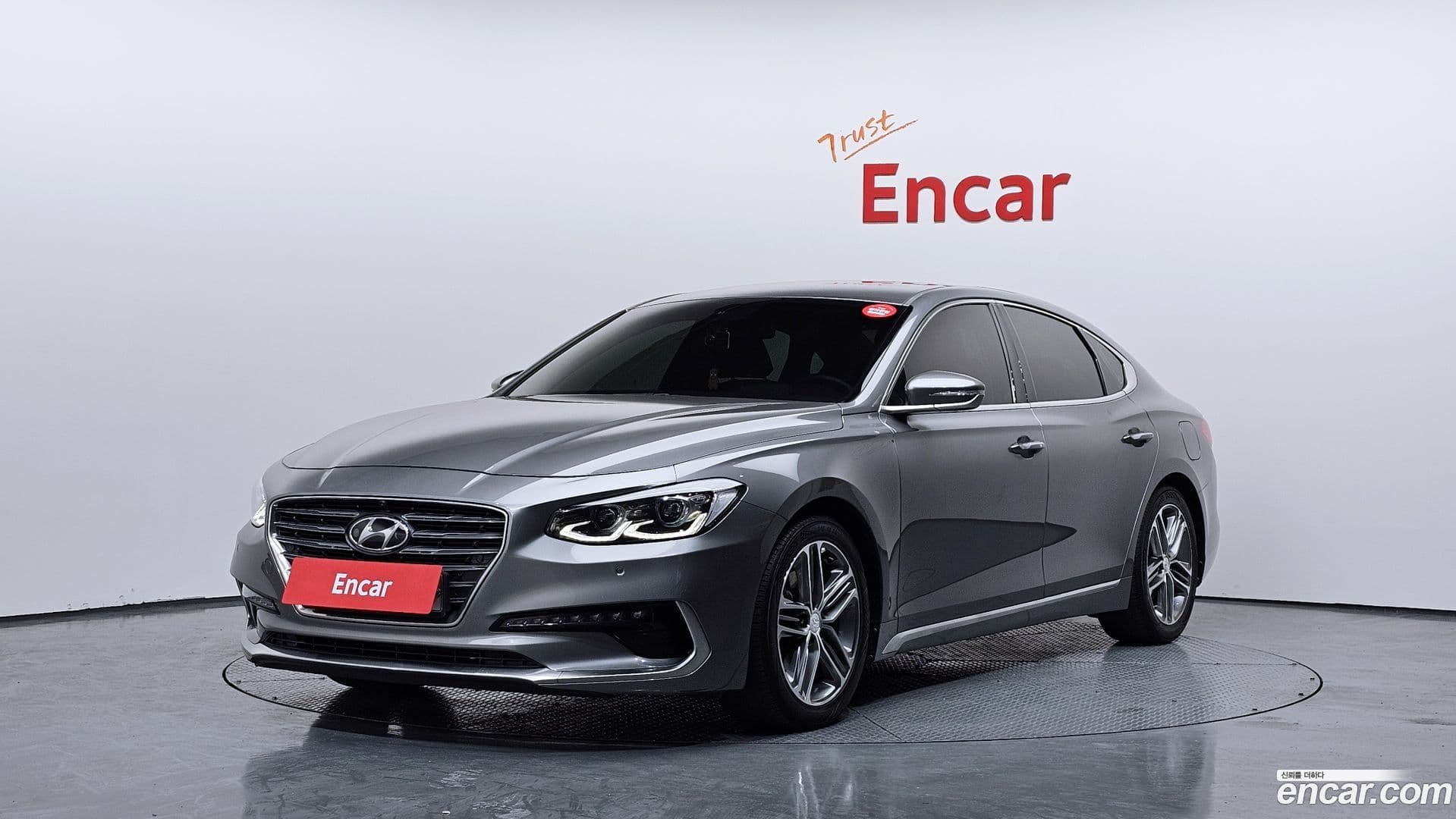 Main__Slider__Photo:Grandeur Hyundai 2018.4-0