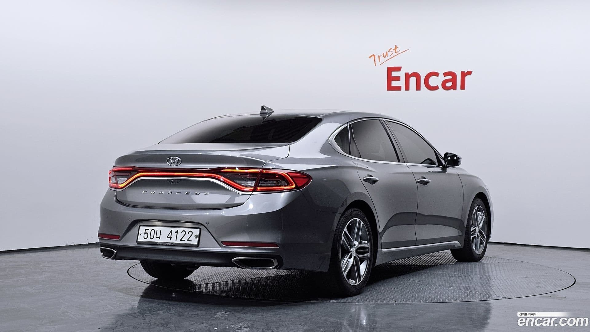 Main__Slider__Photo:Grandeur Hyundai 2018.4-1