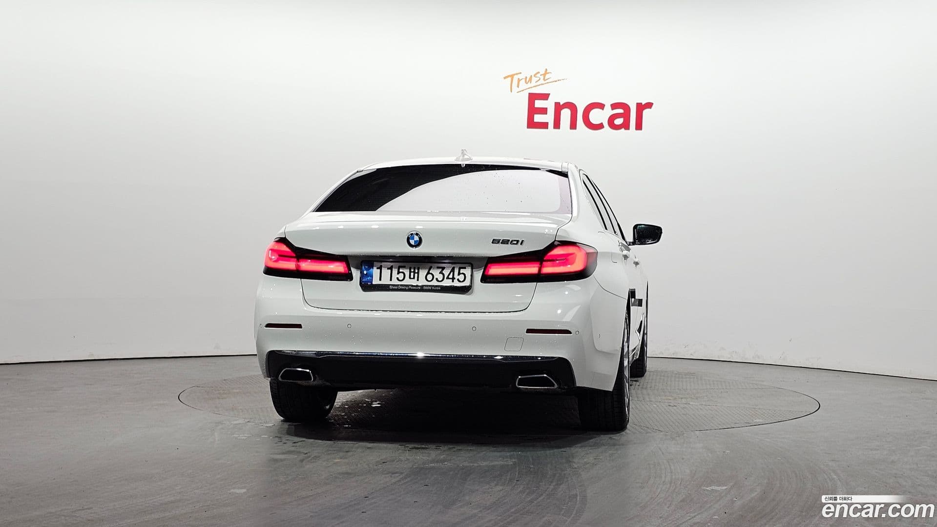 Main__Slider__Photo:5-Series BMW 2022.9-3