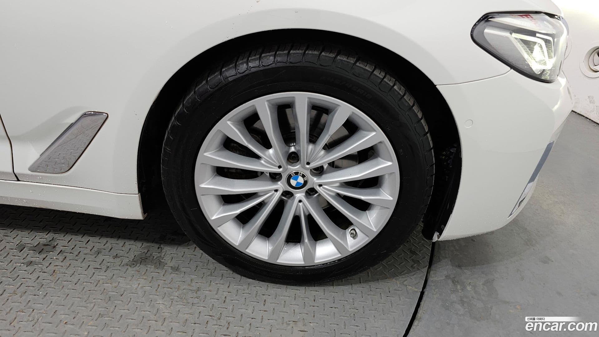 Main__Slider__Photo:5-Series BMW 2022.9-4