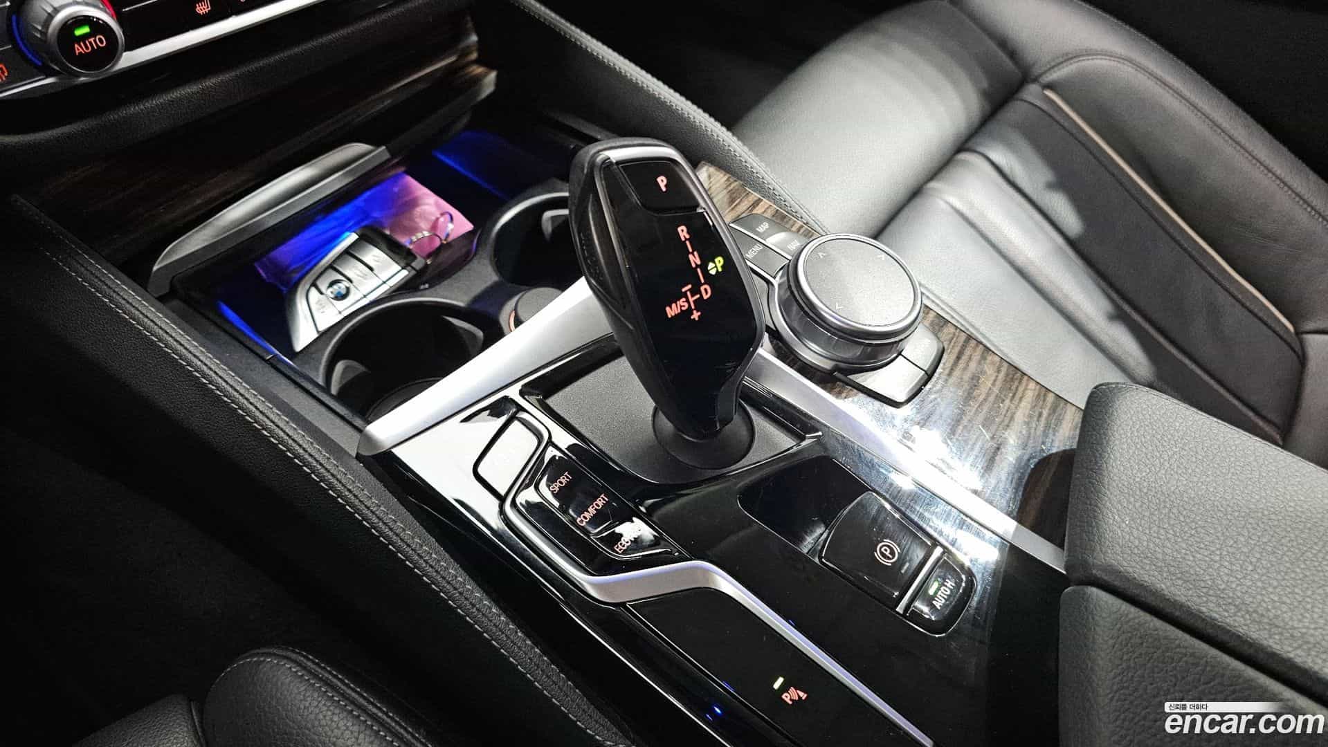 5-Series BMW 2022.9-INNER-009