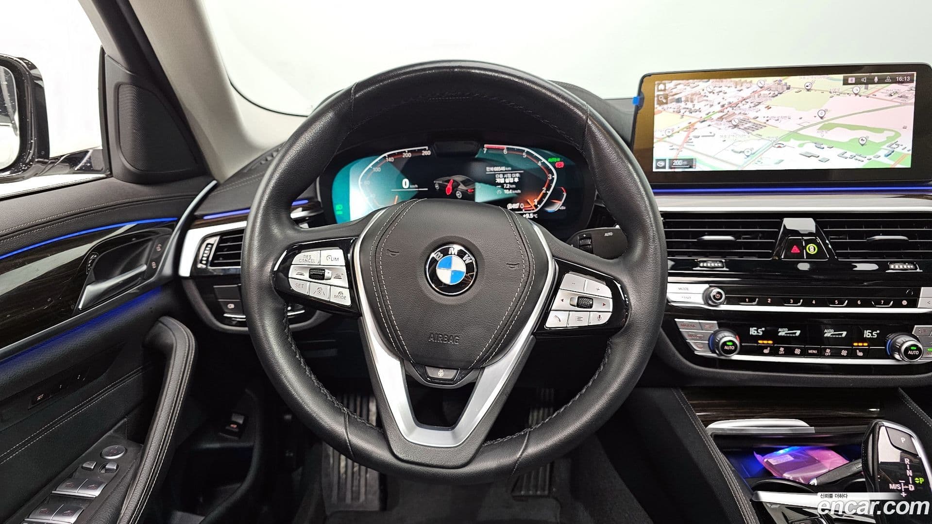 Main__Slider__Photo:5-Series BMW 2022.9-12