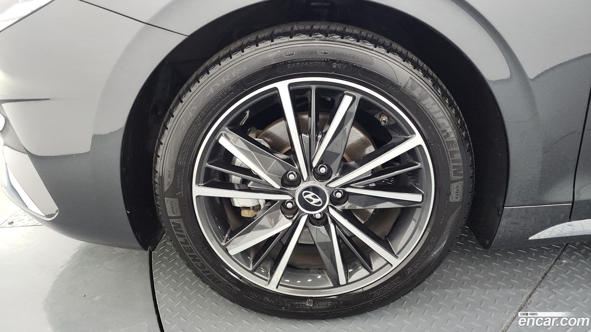 Main__Slider__Photo:Grandeur Hyundai 2020.9-4