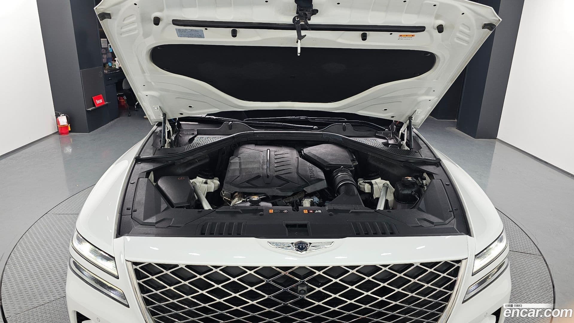 Main__Slider__Photo:GV80 Genesis 2023.8-5