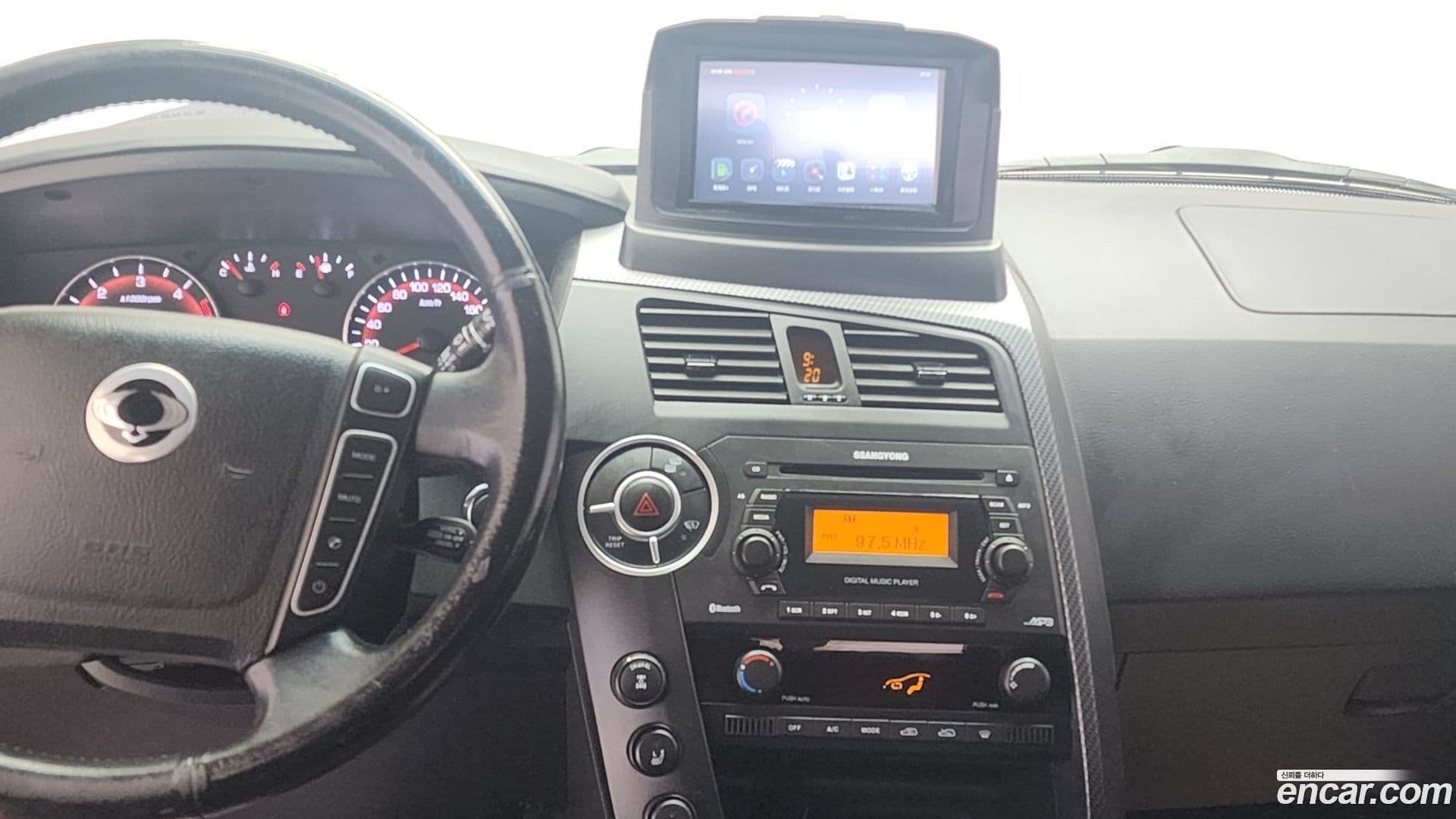 Main__Slider__Photo:KORANDO KG_Mobility_Ssangyong 2014.11-12