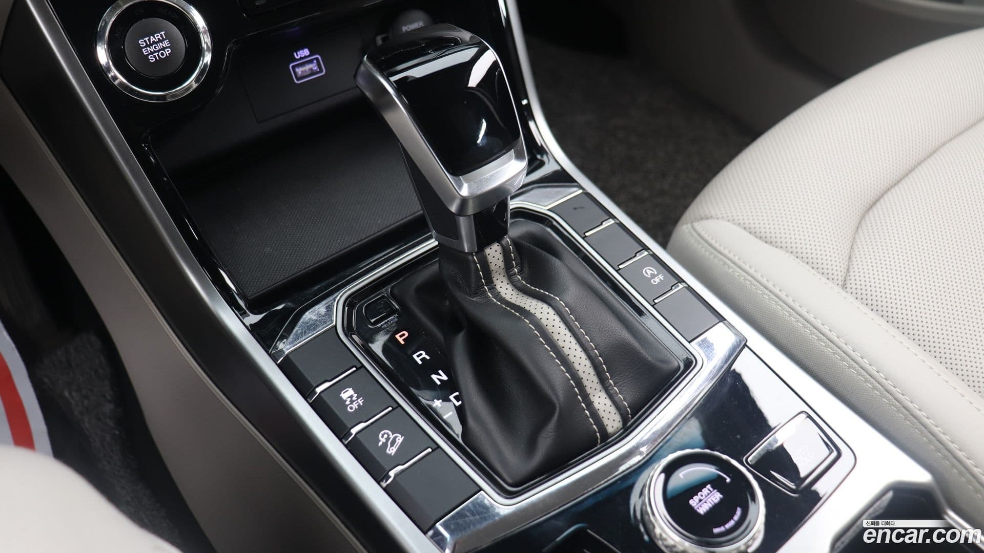 Main__Slider__Photo:KORANDO KG_Mobility_Ssangyong 2020.6-11