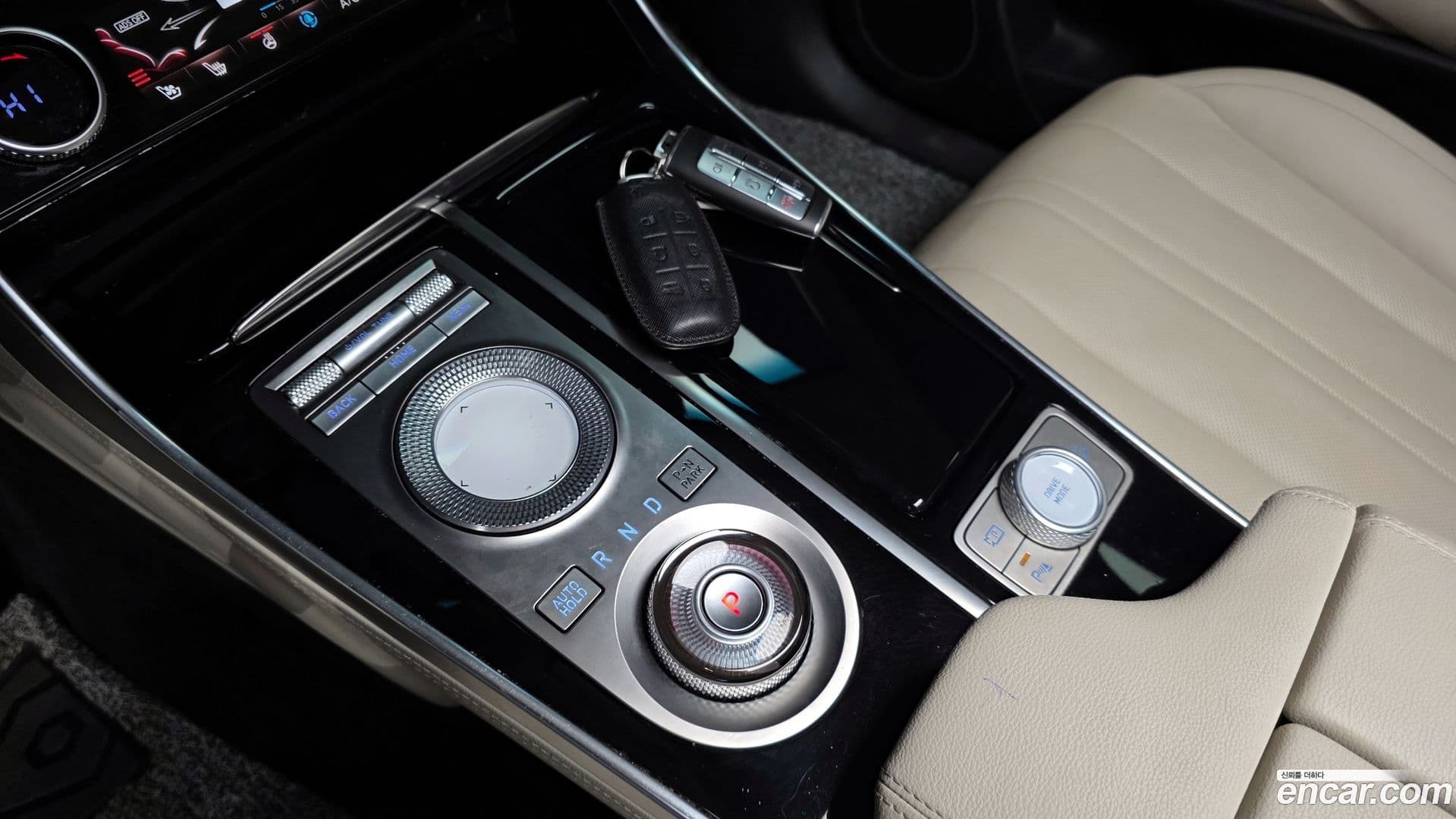 Main__Slider__Photo:GV80 Genesis 2021.11-8