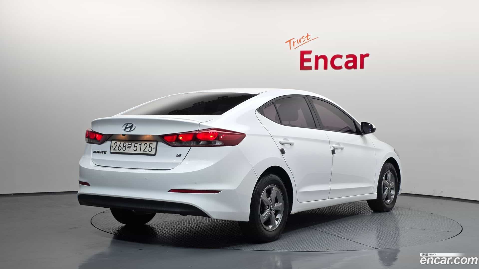 AVANTE Hyundai 2017.7-OUTER-002