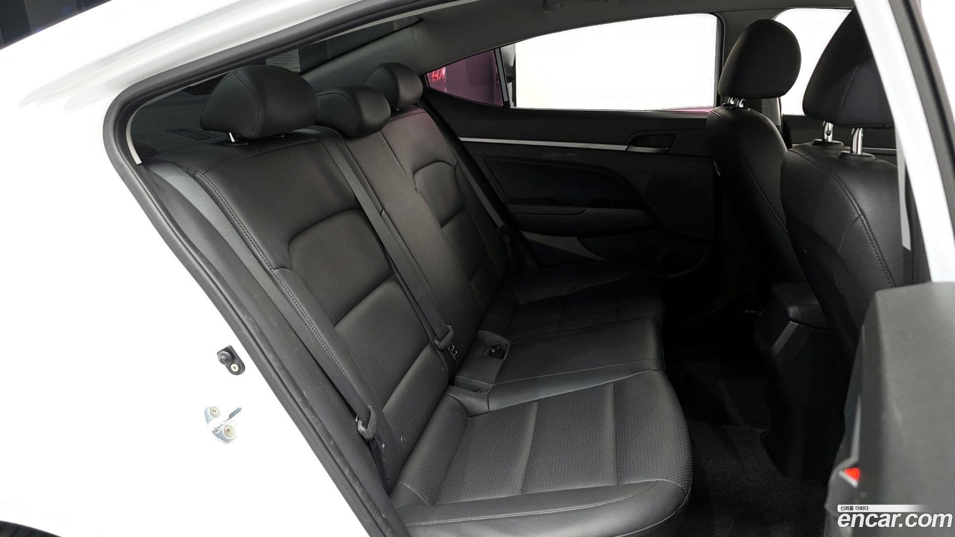 Main__Slider__Photo:AVANTE Hyundai 2017.7-11