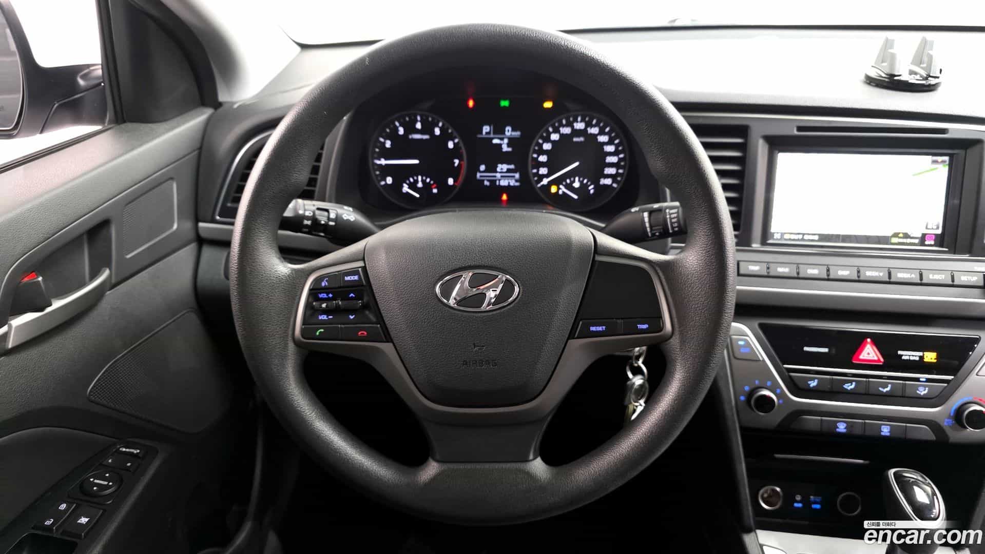 AVANTE Hyundai 2017.7-OPTION-017