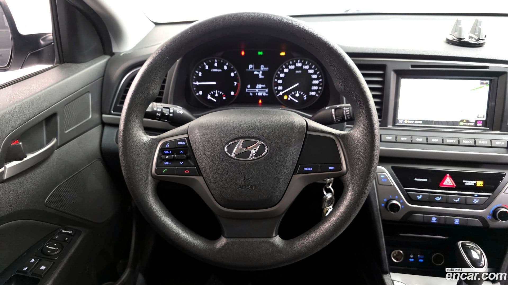 Main__Slider__Photo:AVANTE Hyundai 2017.7-12