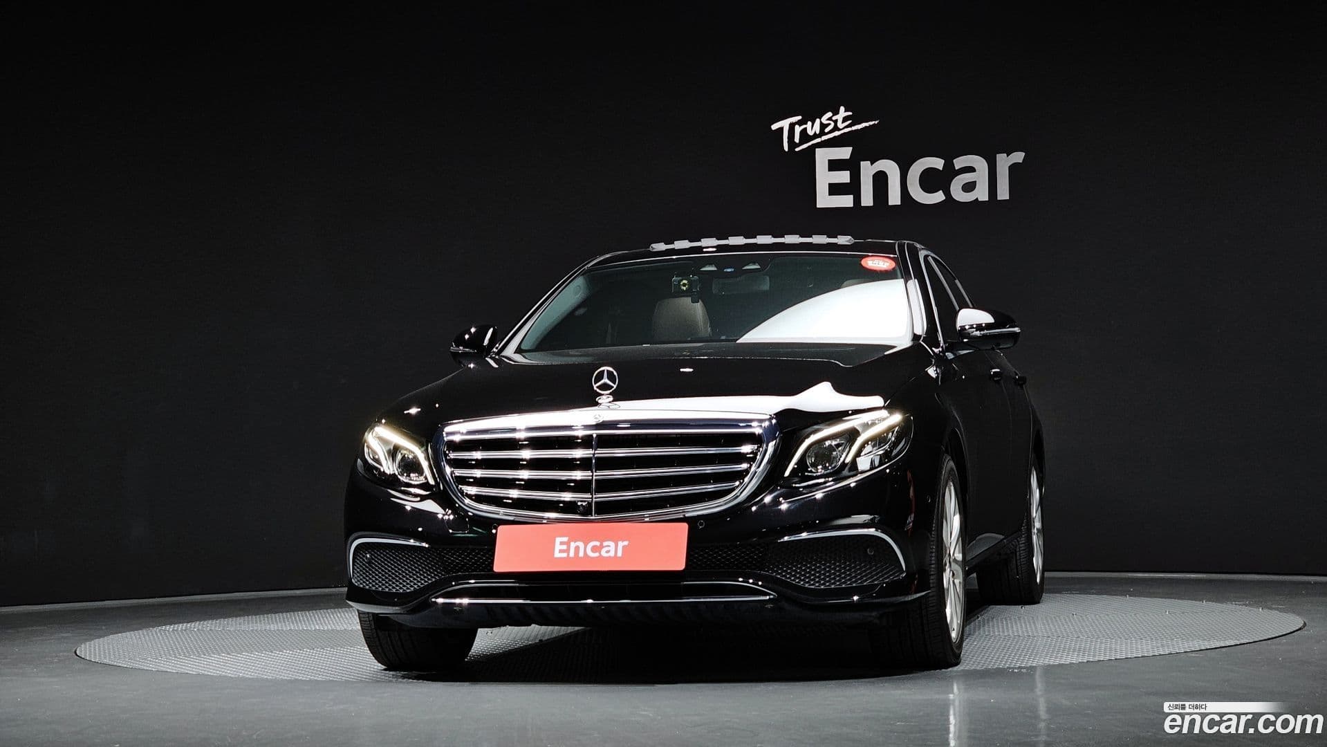 Main__Slider__Photo:E-Class Mercedes-Benz 2018.9-2