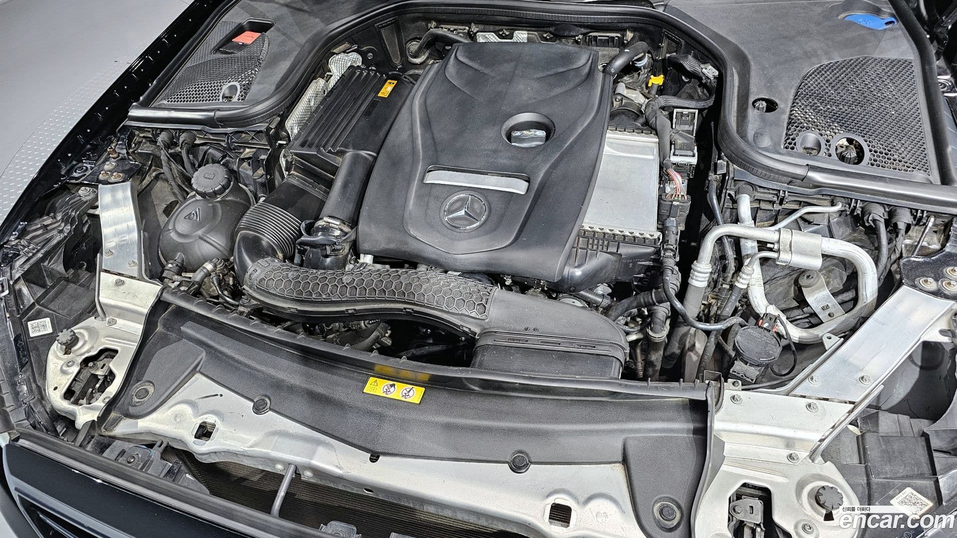 Main__Slider__Photo:E-Class Mercedes-Benz 2018.9-5