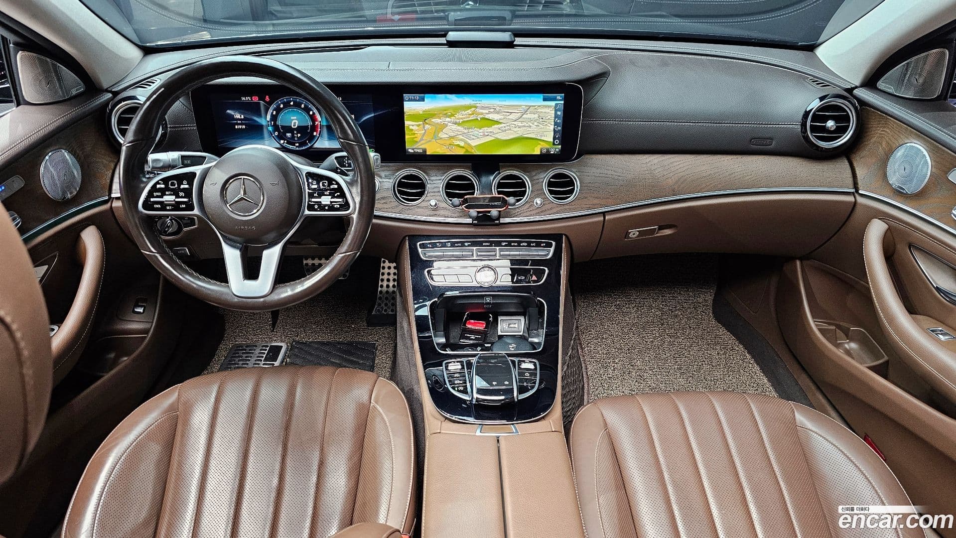 Main__Slider__Photo:E-Class Mercedes-Benz 2018.9-6