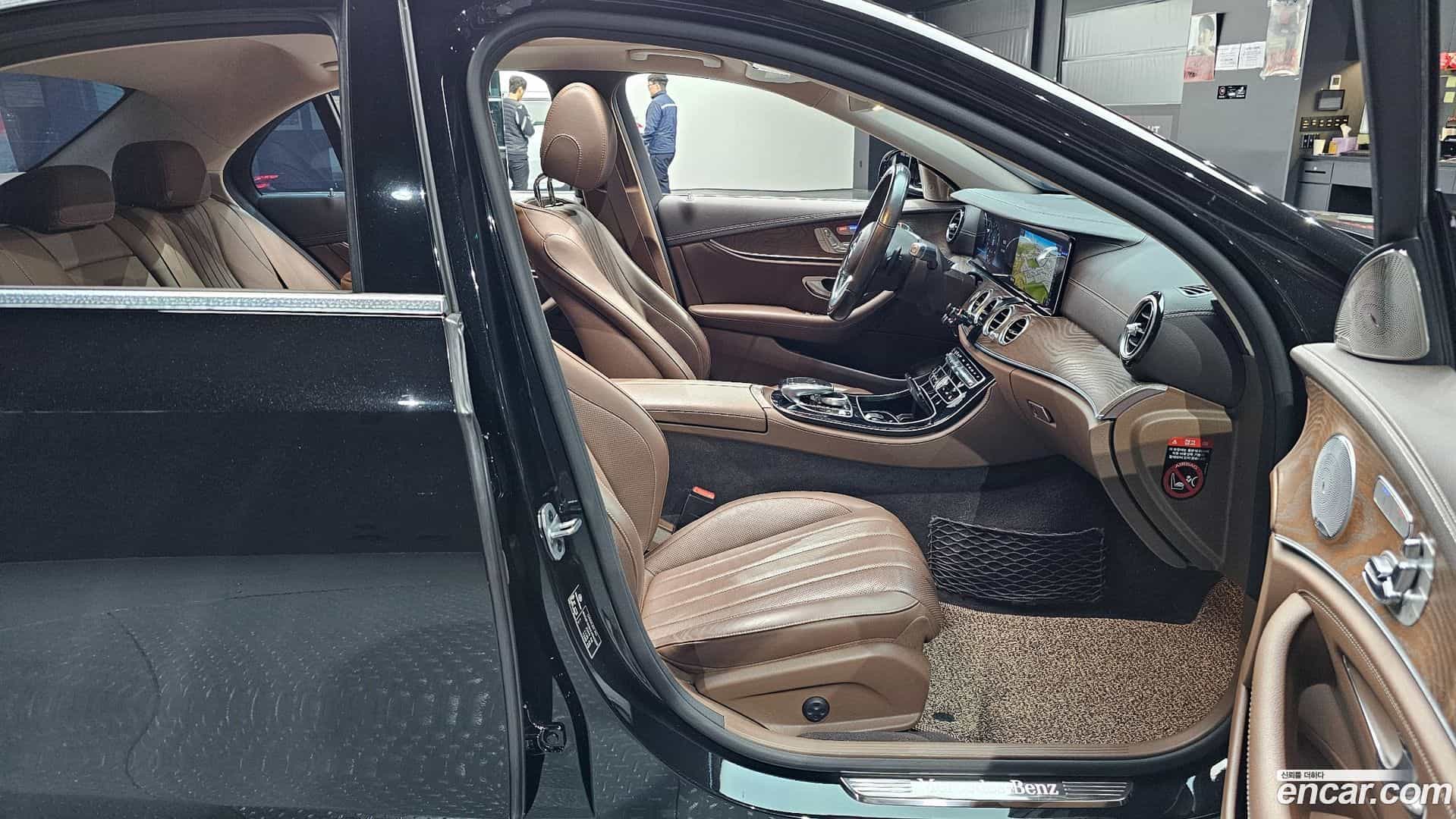 E-Class Mercedes-Benz 2018.9-INNER-010