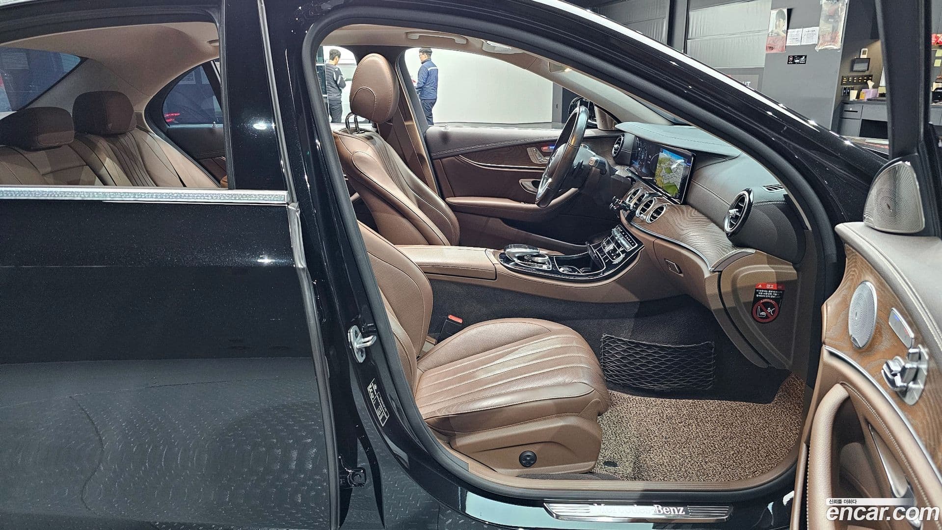 Main__Slider__Photo:E-Class Mercedes-Benz 2018.9-9