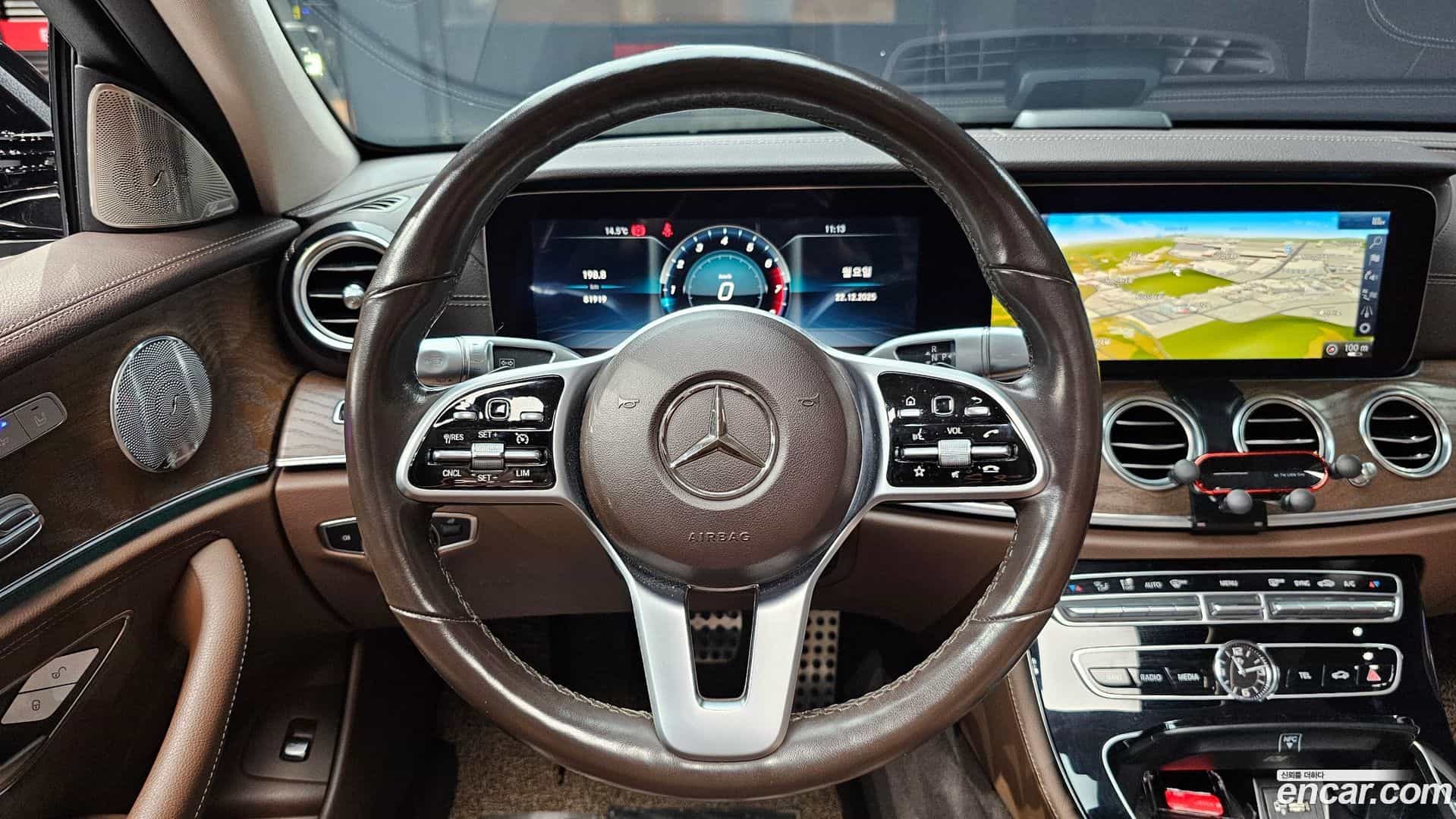 E-Class Mercedes-Benz 2018.9-OPTION-017
