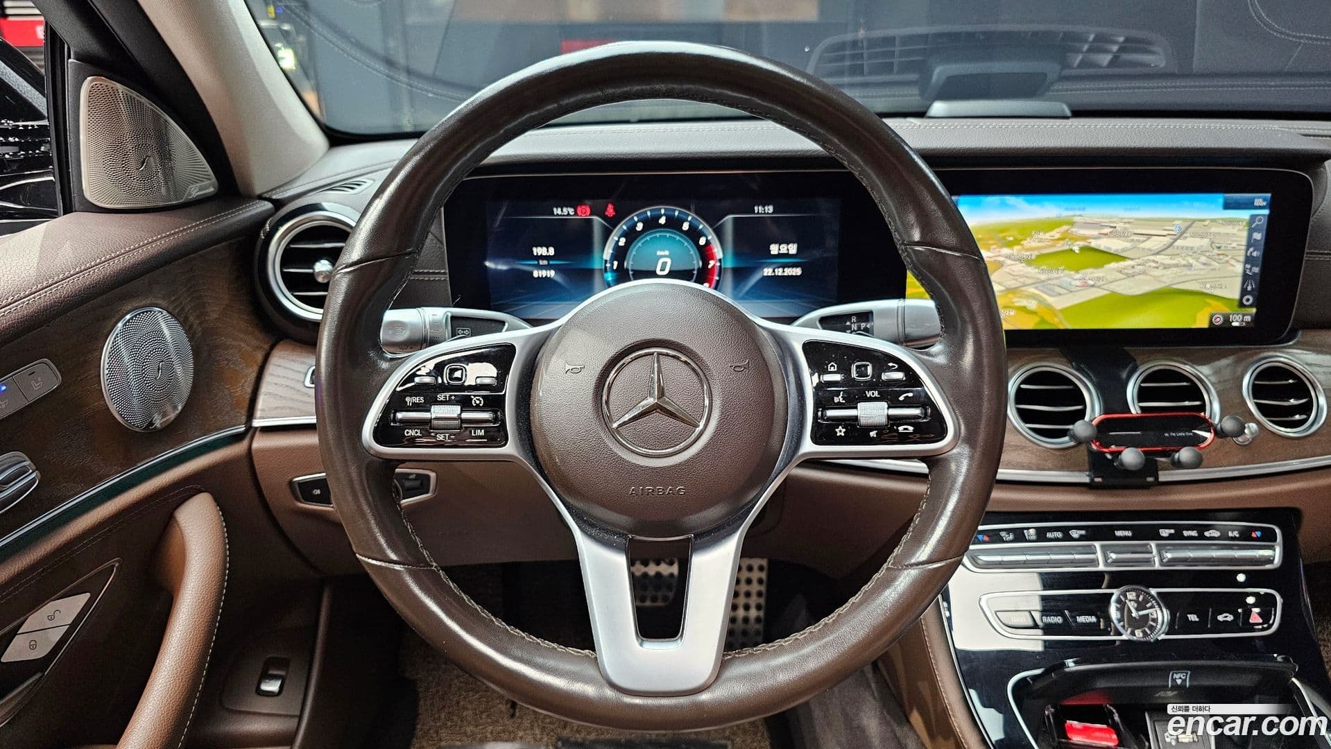 Main__Slider__Photo:E-Class Mercedes-Benz 2018.9-12