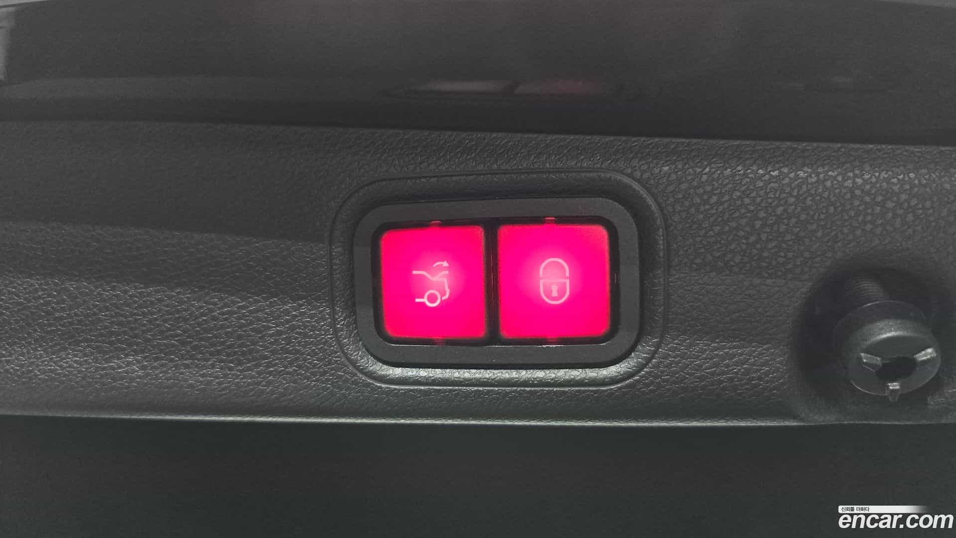 E-Class Mercedes-Benz 2018.9-OPTION-024