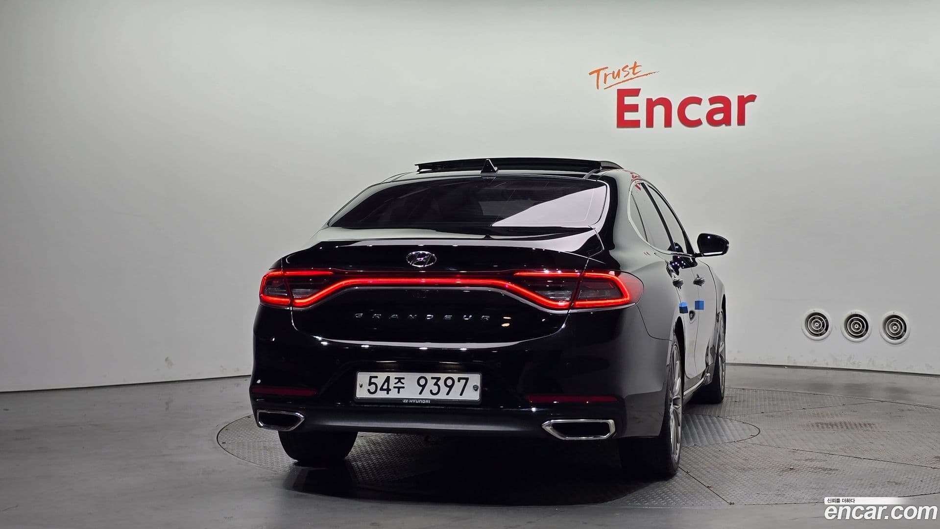 Main__Slider__Photo:Grandeur Hyundai 2018.0-3