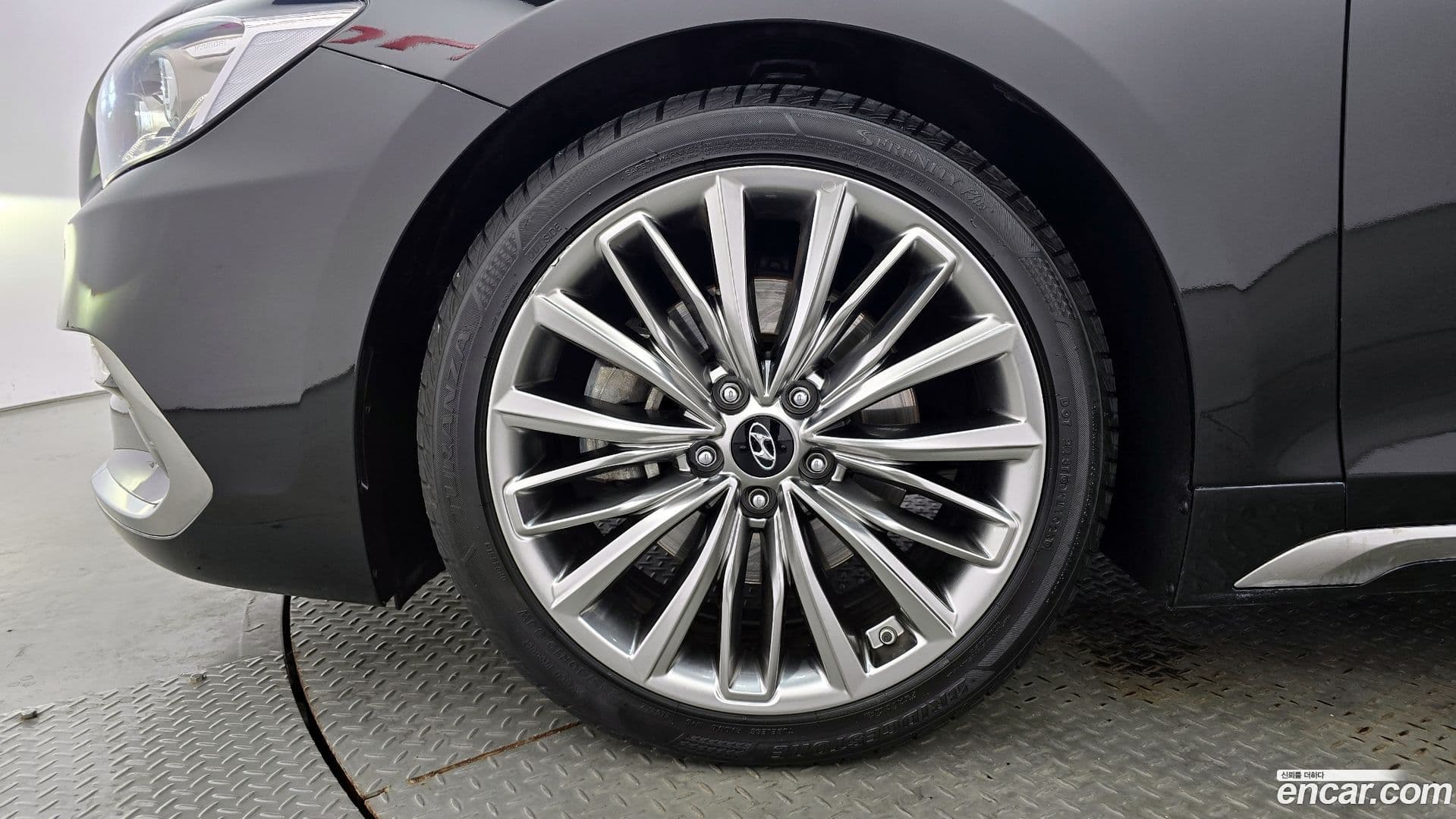 Main__Slider__Photo:Grandeur Hyundai 2018.0-4