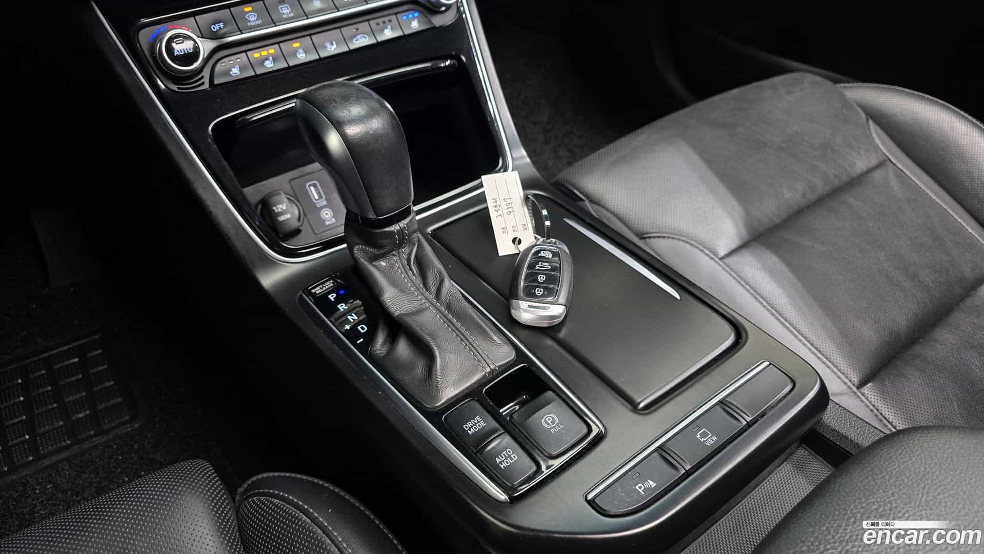 Grandeur Hyundai 2018.0-INNER-009