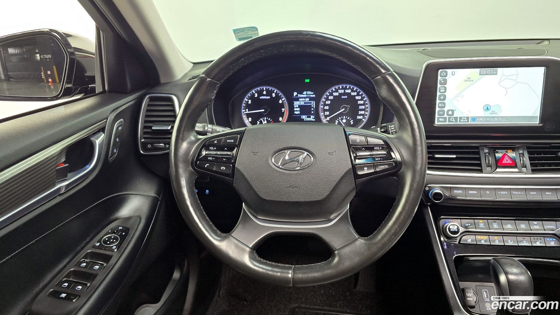 Main__Slider__Photo:Grandeur Hyundai 2018.0-13