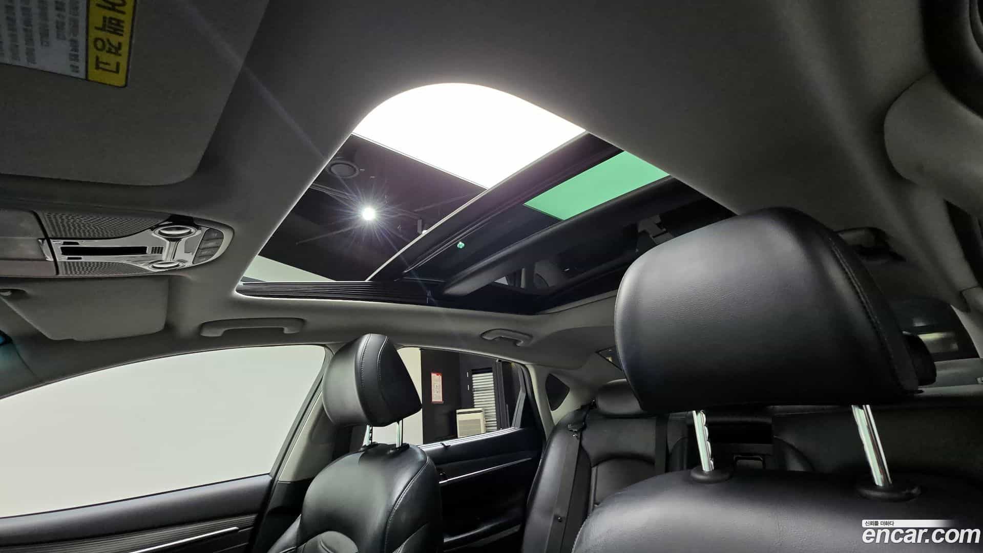 Grandeur Hyundai 2018.0-OPTION-023