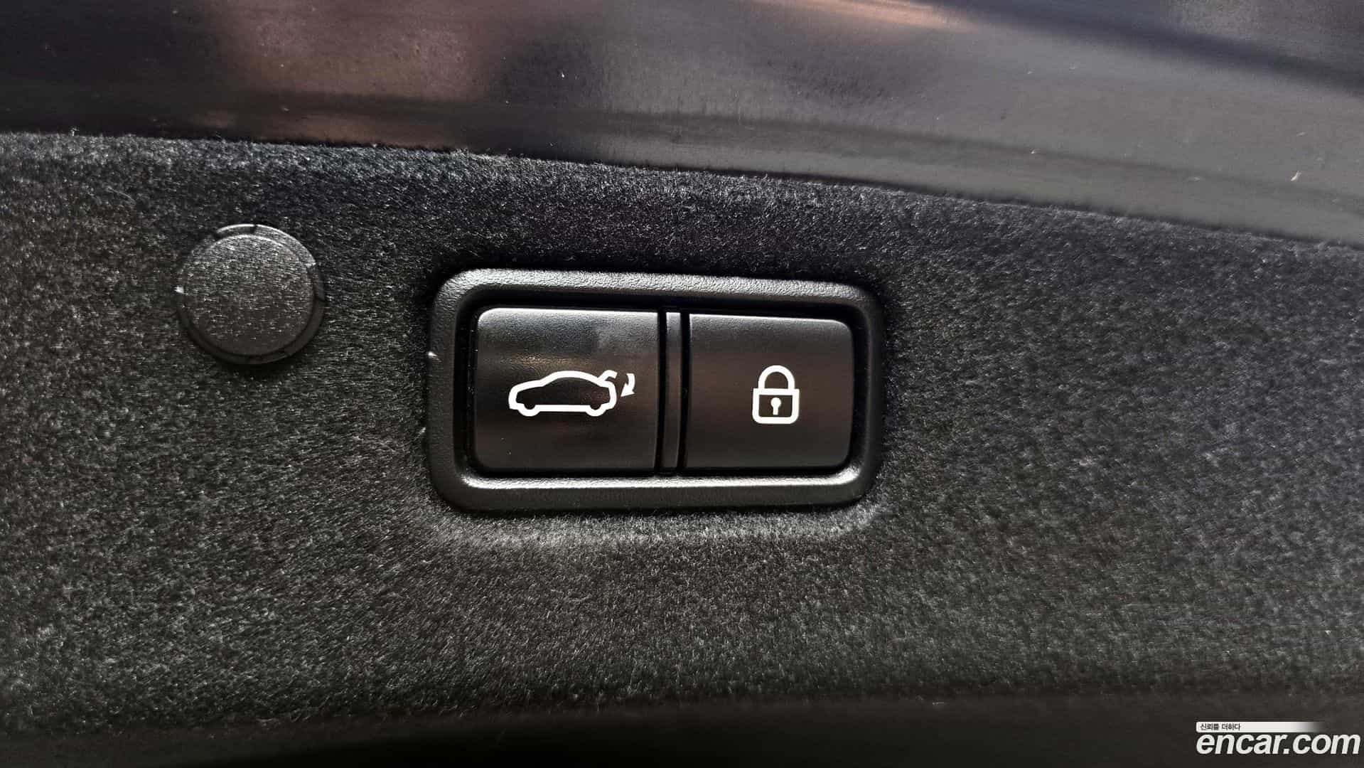 Grandeur Hyundai 2018.0-OPTION-024