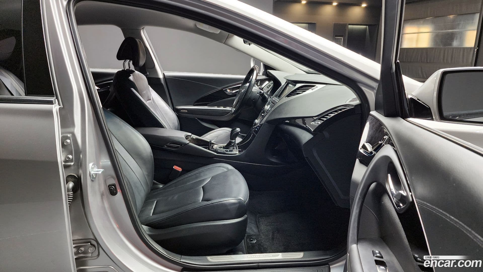 Main__Slider__Photo:Grandeur Hyundai 2012.4-9