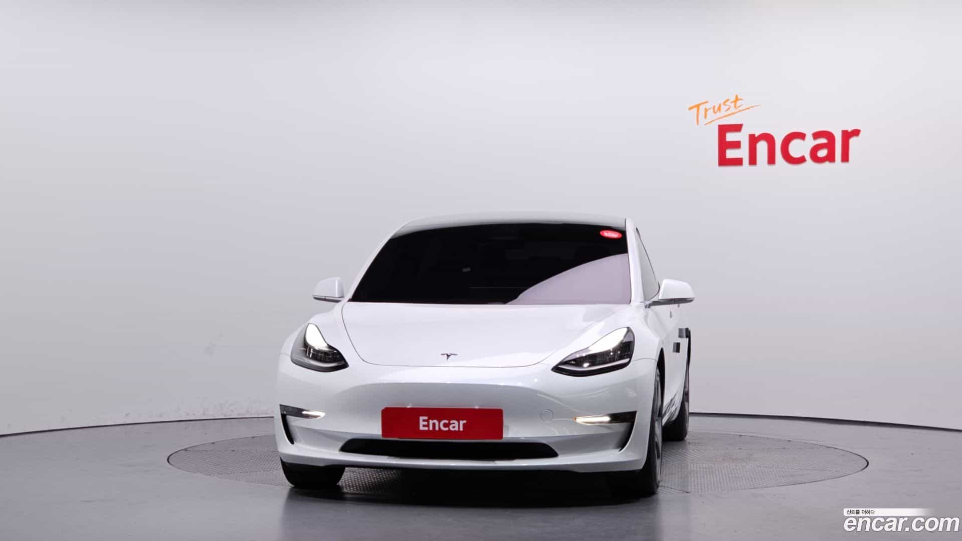Model 3 Tesla 2020.10-OUTER-003