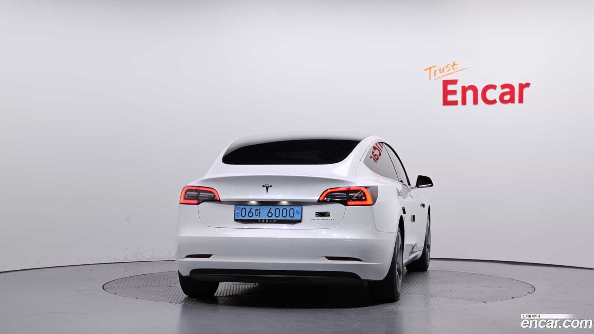 Model 3 Tesla 2020.10-OUTER-004