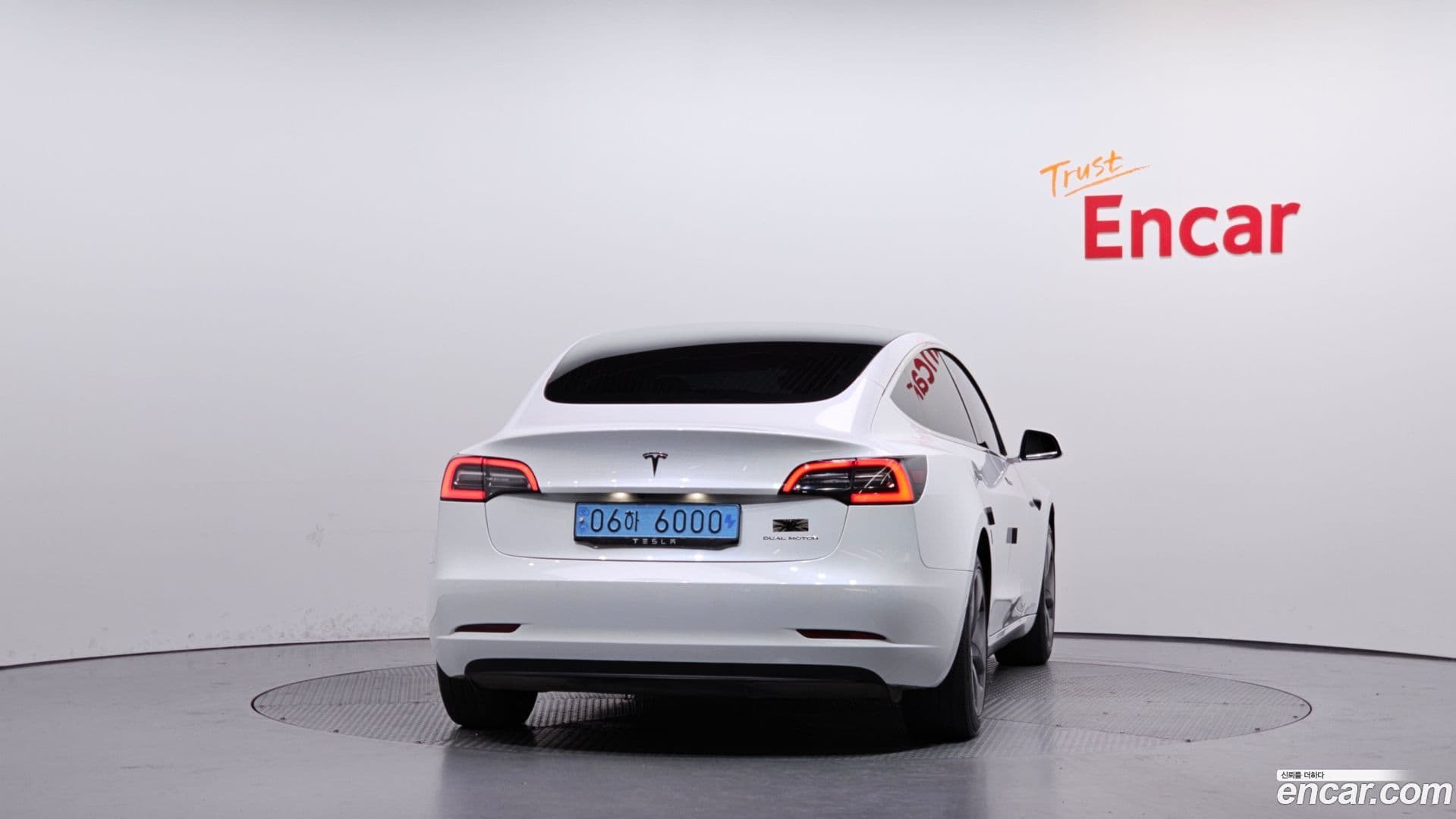 Main__Slider__Photo:Model 3 Tesla 2020.10-3