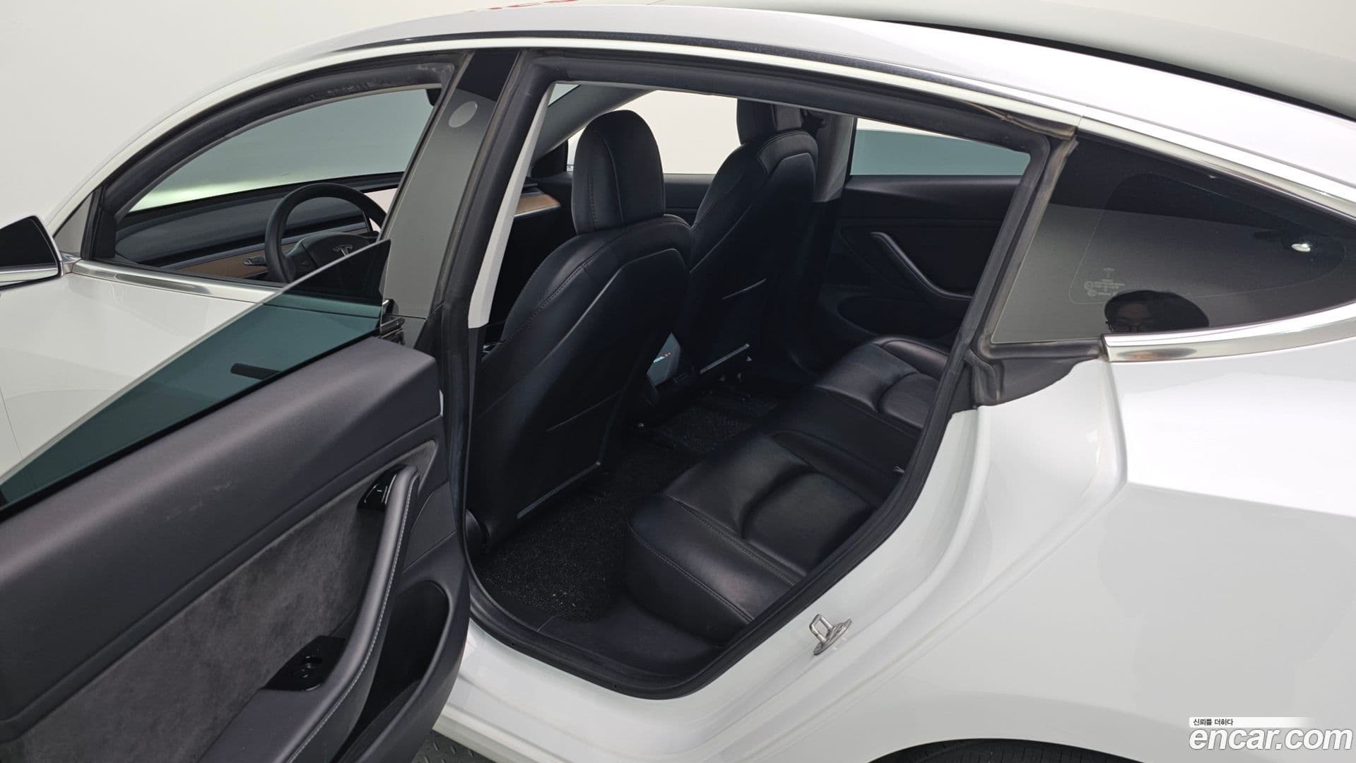 Main__Slider__Photo:Model 3 Tesla 2020.10-12