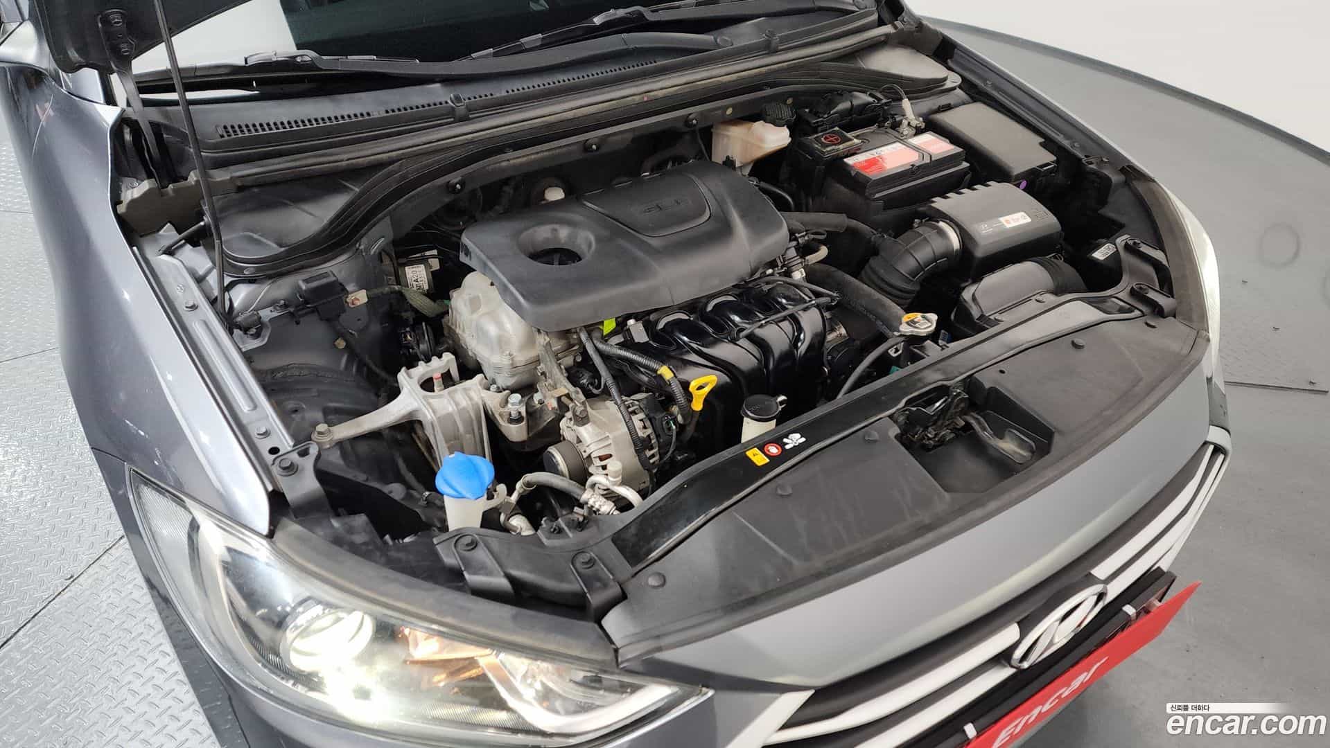 AVANTE Hyundai 2018.7-INNER-006