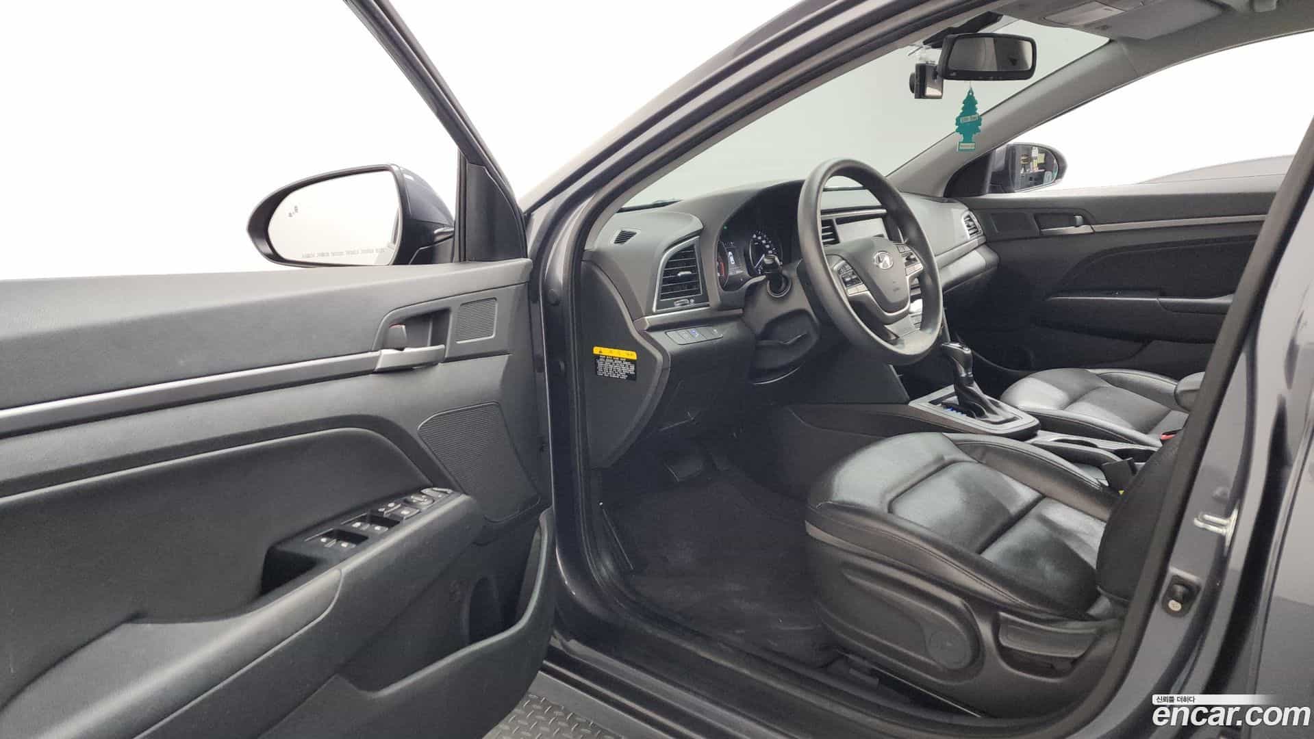 AVANTE Hyundai 2018.7-INNER-010