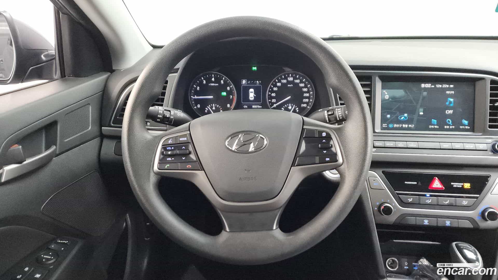 AVANTE Hyundai 2018.7-OPTION-017