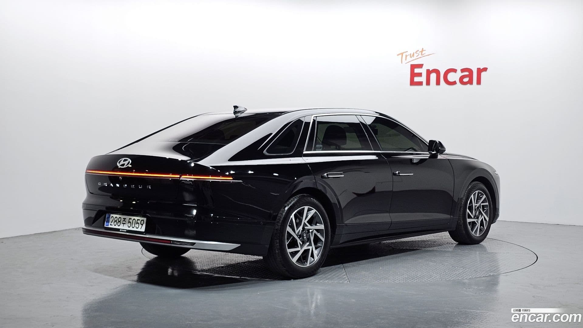 Main__Slider__Photo:Grandeur Hyundai 2025.0-1