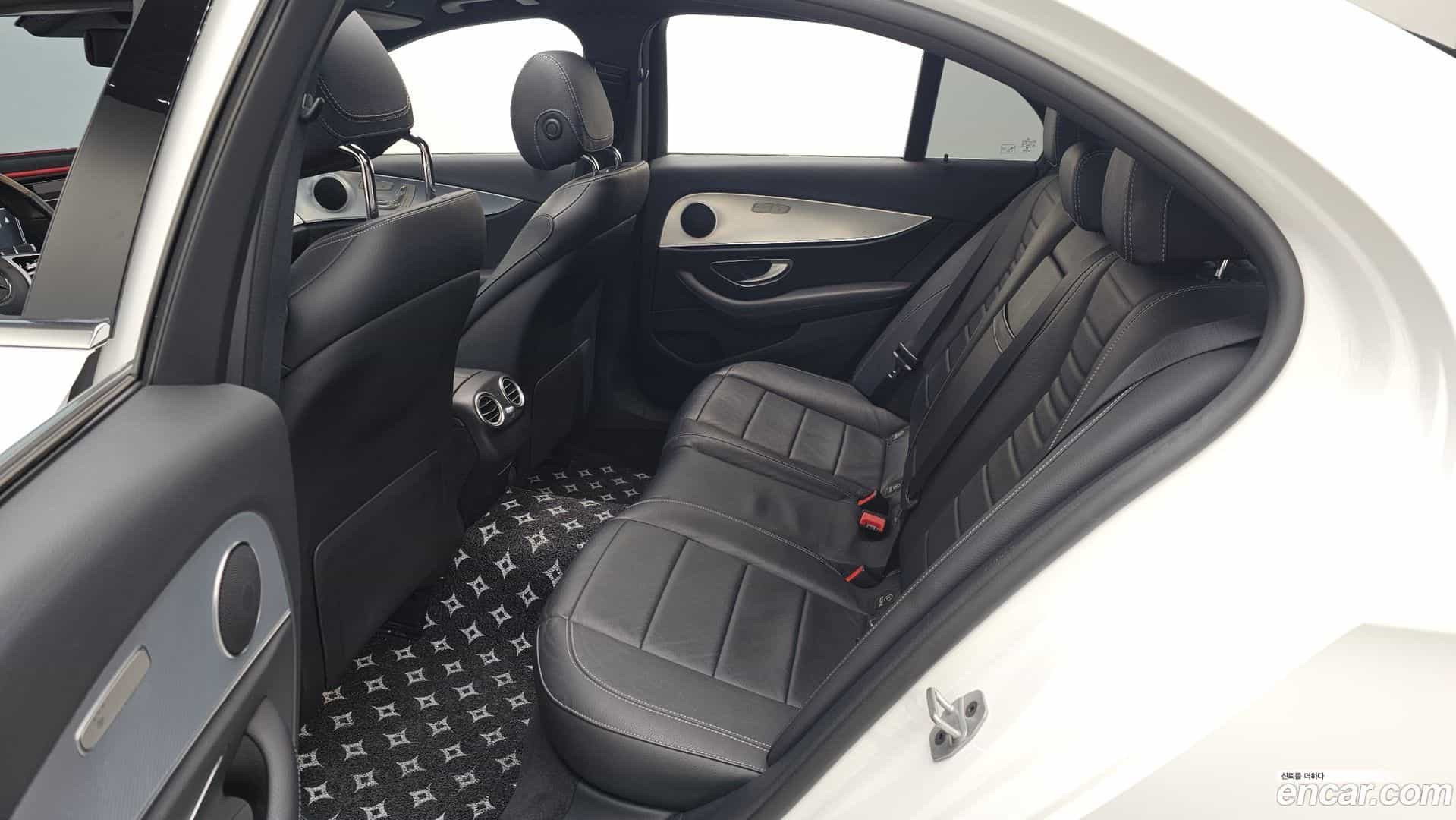 E-Class Mercedes-Benz 2019.11-OPTION-016