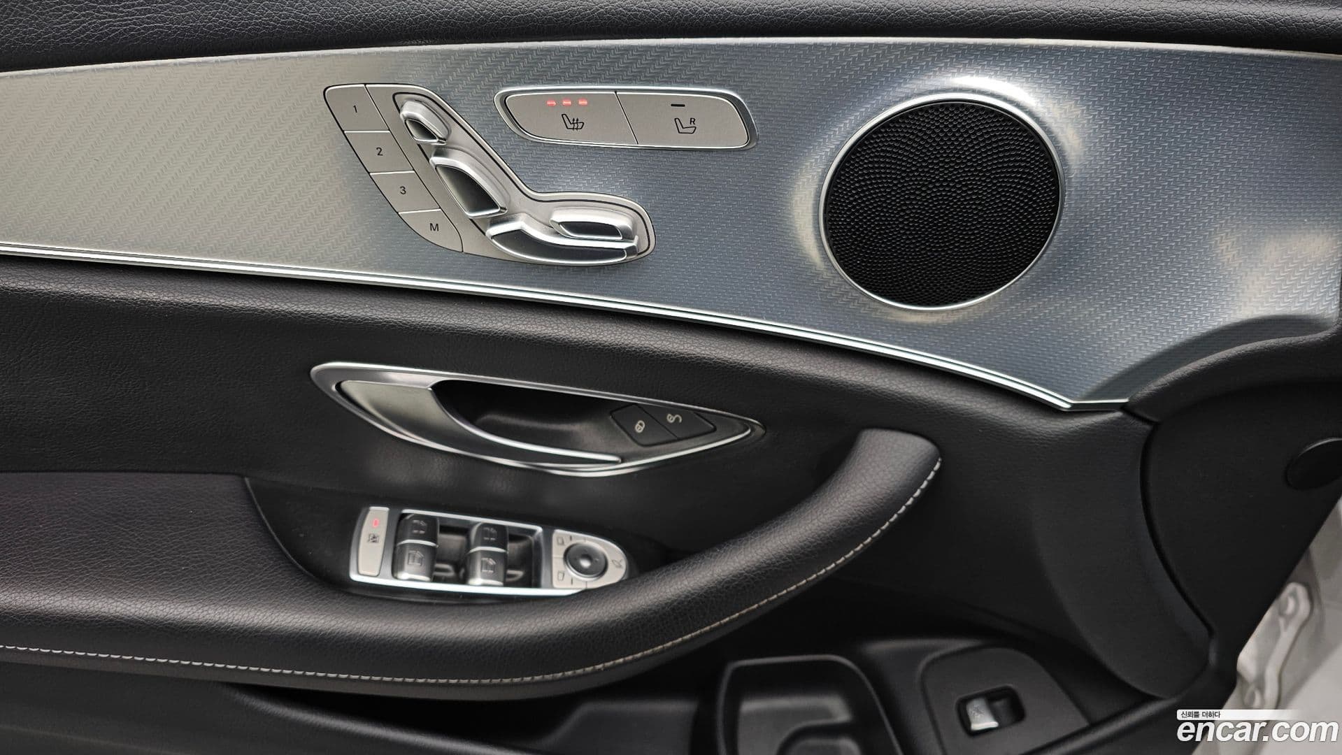 Main__Slider__Photo:E-Class Mercedes-Benz 2019.11-17