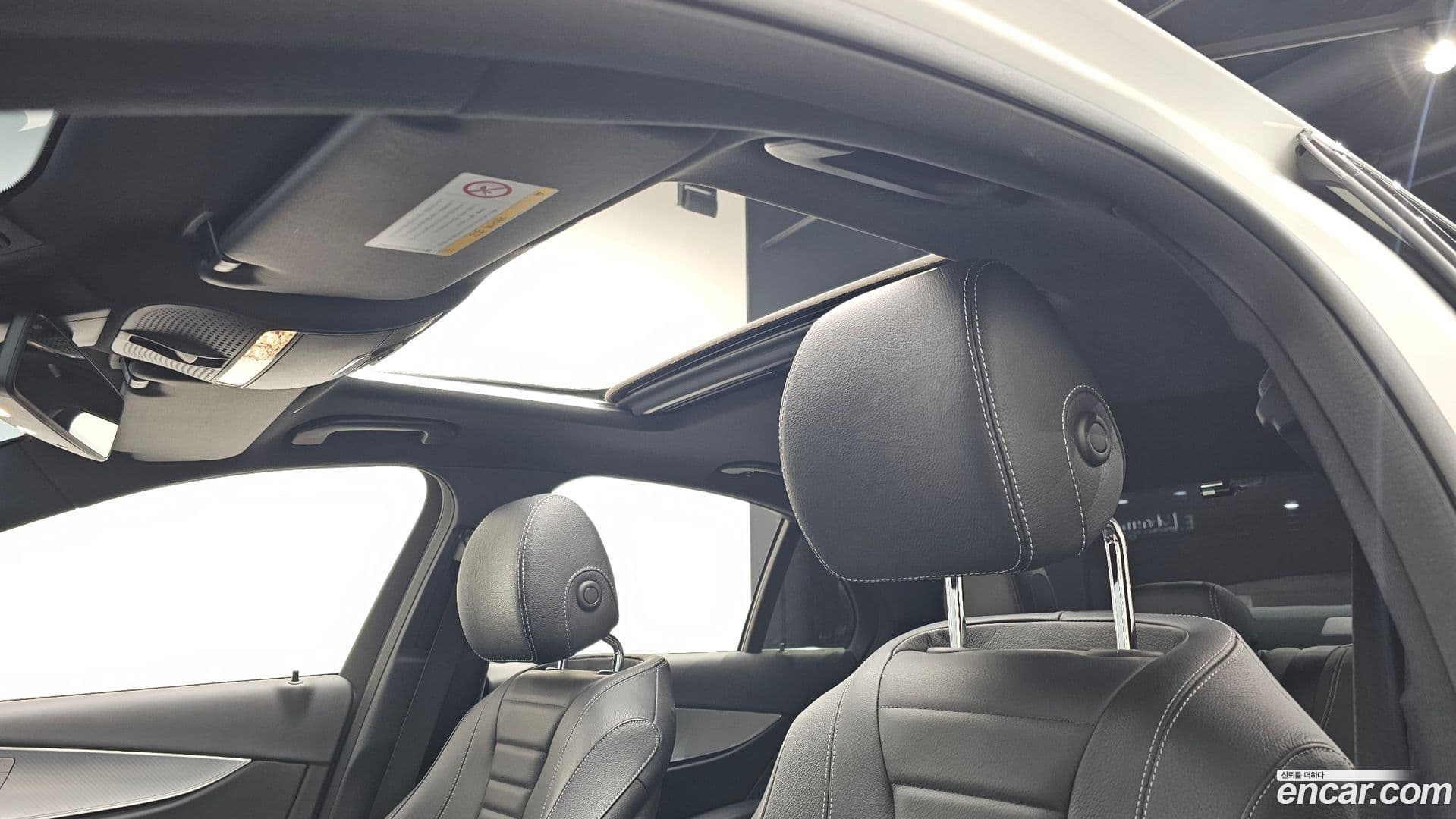 Main__Slider__Photo:E-Class Mercedes-Benz 2019.11-19